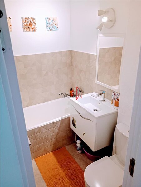 Basarabia, Costin Georgian, 2 camere, et. 2, renovat, mobilat si utilat,